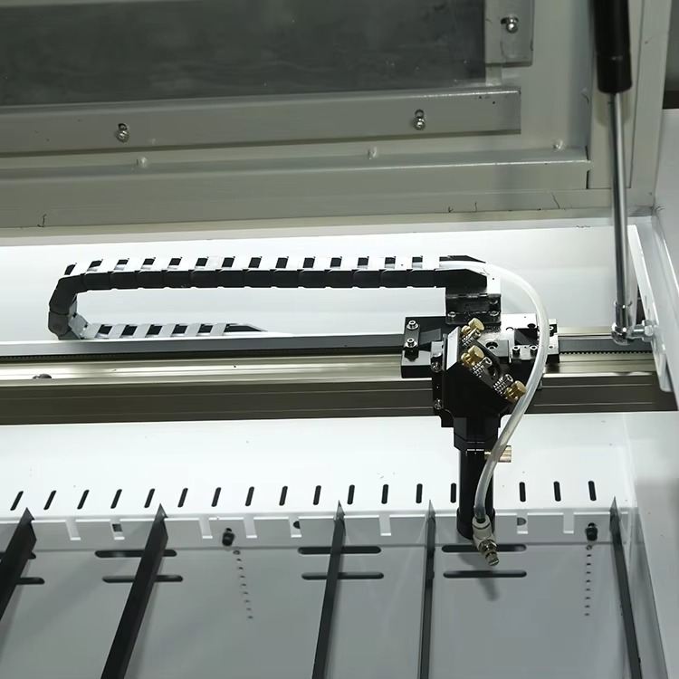 เครื่องตัดเลเซอร์ CO2 CNC กำลั - Industrial Laser Fabric Cutting Machine บทวิจารณ์และราคา