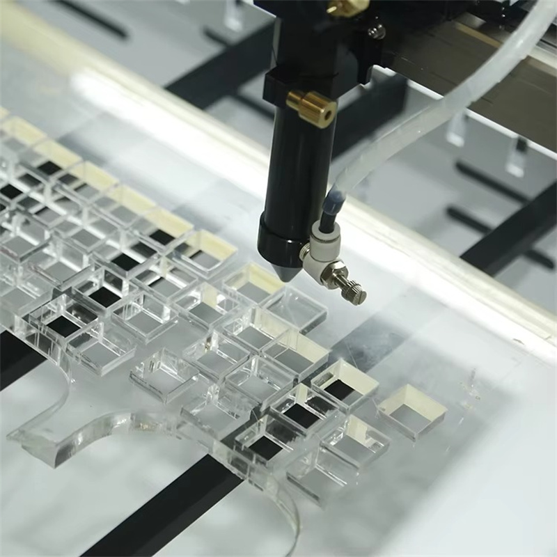 เครื่องตัดเลเซอร์ CO2 กำลังสูง - Industrial Laser Fabric Cutting Machine บทวิจารณ์และราคา