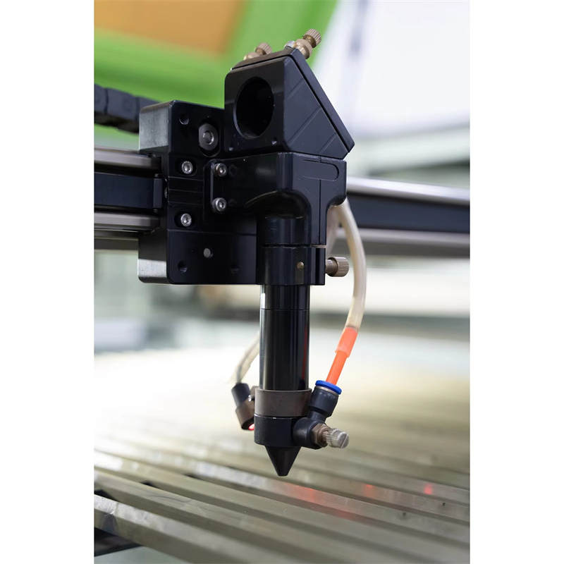 เครื่องตัดเลเซอร์ CO2 กำลังสูง - Industrial Laser Fabric Cutting Machine บทวิจารณ์และราคา